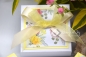 Preview: Explosionsbox Hochzeit ca. 7x7x7cm personalisierbar | Geldgeschenk | Zierschachtel | Motiv: floral | gelb weiß | Art. Nr. 03020008